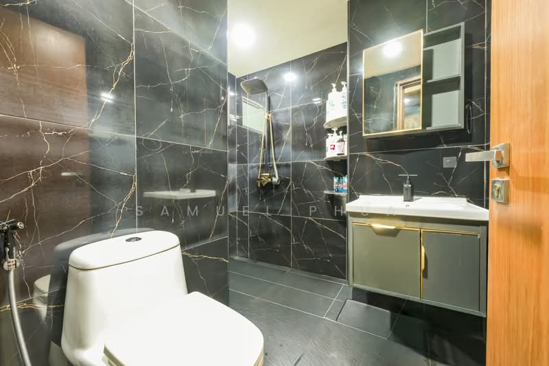 Watercolours, 25 Pasir Ris Link, 3 Bedrooms, 1,238 sqft, Executive Condominium For Sale, by Samuel Phua, 500217602 - Bathroom - PropertyGuru.com.sg