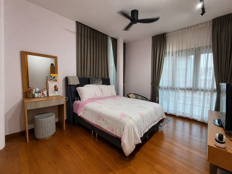 Renovated Semi-D + Lift and Basement! Serangoon Gardens, Kingswear Avenue, Hougang / Punggol / Sengkang, 5 Bedrooms, 5,500 sqft, Semi-Detached House For Sale, by Poh Chu Ying, 500217606 - Bedroom - PropertyGuru.com.sg