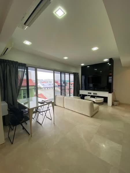 Bliss Ville, 69H Lorong Melayu, 2 Bedrooms, 904 sqft, Condominium For Sale, by Jill Poo, 500217610 - Living Room - PropertyGuru.com.sg