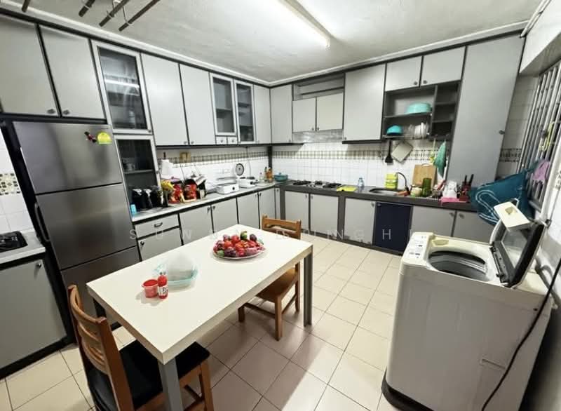 182 Pasir Ris Street 11, 182 Pasir Ris Street 11, 4 Bedrooms, 1,323 sqft, HDB Flat For Sale, by Sunny Sun HL, 500217616 - Kitchen - PropertyGuru.com.sg