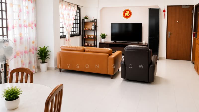 423 Choa Chu Kang Avenue 4, 423 Choa Chu Kang Avenue 4, 3 Bedrooms, 1,119 sqft, HDB Flat For Sale, by Alyson Siow, 500217626 - Living Room - PropertyGuru.com.sg