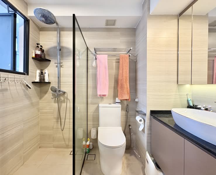 Regentville, 6 Hougang Street 92, 3 Bedrooms, 1,152 sqft, Condominium For Sale, by Sheryl Yeo, 500217628 - Bathroom - PropertyGuru.com.sg