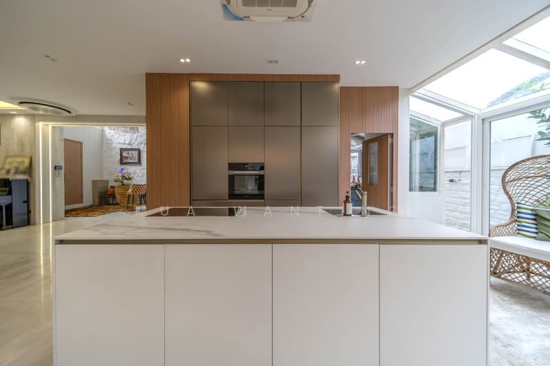 Ultra Luxury Living Semi-Detached Near Botanic Garden, Trevose Crescent / Kheam Hock Road / Dunearn Road, 5 Bedrooms, 5,000 sqft, Semi-Detached House For Sale, by Kua WanTing, 500217639 - Kitchen - PropertyGuru.com.sg