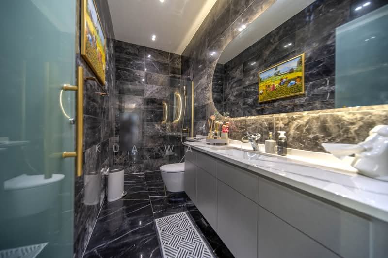 Ultra Luxury Living Semi-Detached Near Botanic Garden, Trevose Crescent / Kheam Hock Road / Dunearn Road, 5 Bedrooms, 5,000 sqft, Semi-Detached House For Sale, by Kua WanTing, 500217639 - Bathroom - PropertyGuru.com.sg
