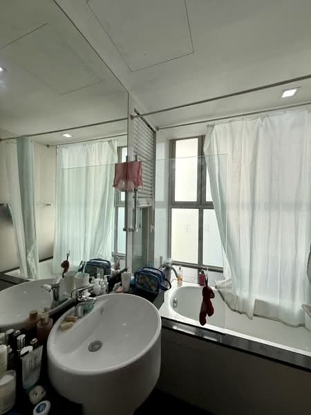 Shanghai One, 1 Shanghai Road, 2 Bedrooms, 882 sqft, Apartment For Sale, by Lynn Er, 500217652 - Bathroom - PropertyGuru.com.sg