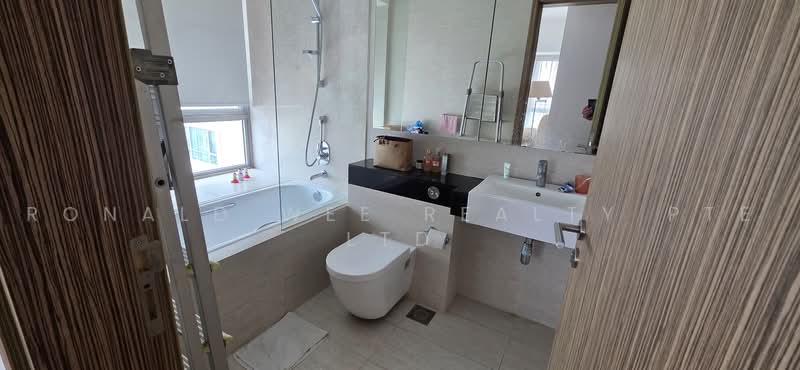 Trevista, 25 Lorong 3 Toa Payoh, 3 Bedrooms, 1,100 sqft, Condominium For Rent, by RONALD, 500217658 - Bathroom - PropertyGuru.com.sg