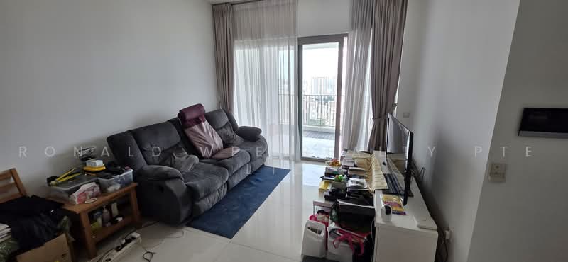 Trevista, 25 Lorong 3 Toa Payoh, 3 Bedrooms, 1,100 sqft, Condominium For Rent, by RONALD, 500217658 - Living Room - PropertyGuru.com.sg