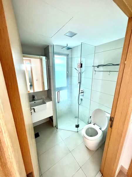 Eight Riversuites, 2 Whampoa East, 3 Bedrooms, 936 sqft, Condominium For Sale, by Tanya Yang, 500217659 - Bathroom - PropertyGuru.com.sg