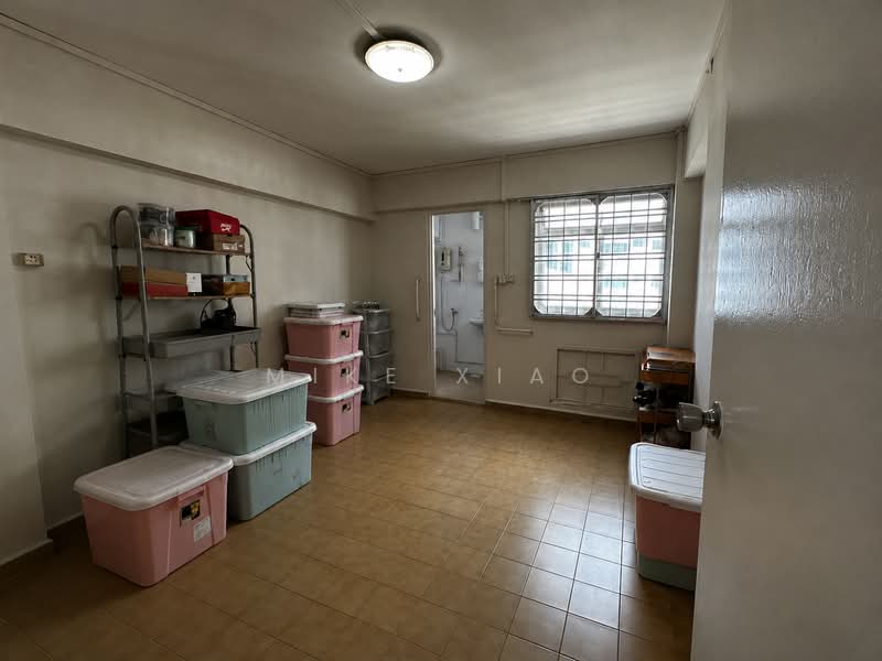 275 Yishun Street 22, 275 Yishun Street 22, 3 Bedrooms, 969 sqft, HDB Flat For Sale, by Mike Xiao, 500217662 - Master Bedroom - PropertyGuru.com.sg