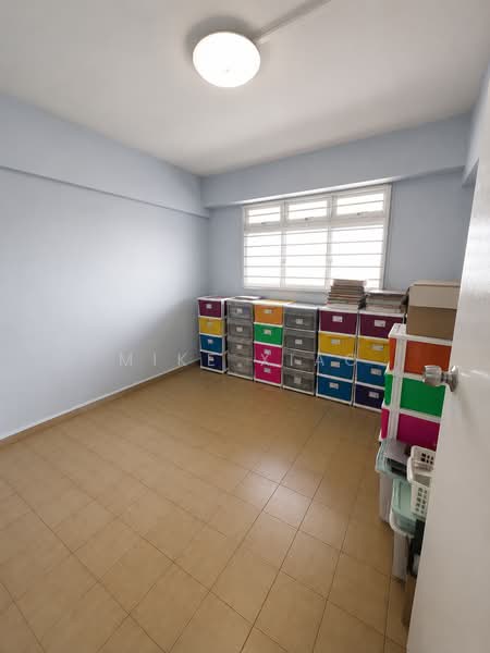 275 Yishun Street 22, 275 Yishun Street 22, 3 Bedrooms, 969 sqft, HDB Flat For Sale, by Mike Xiao, 500217662 - Common Bedroom - PropertyGuru.com.sg