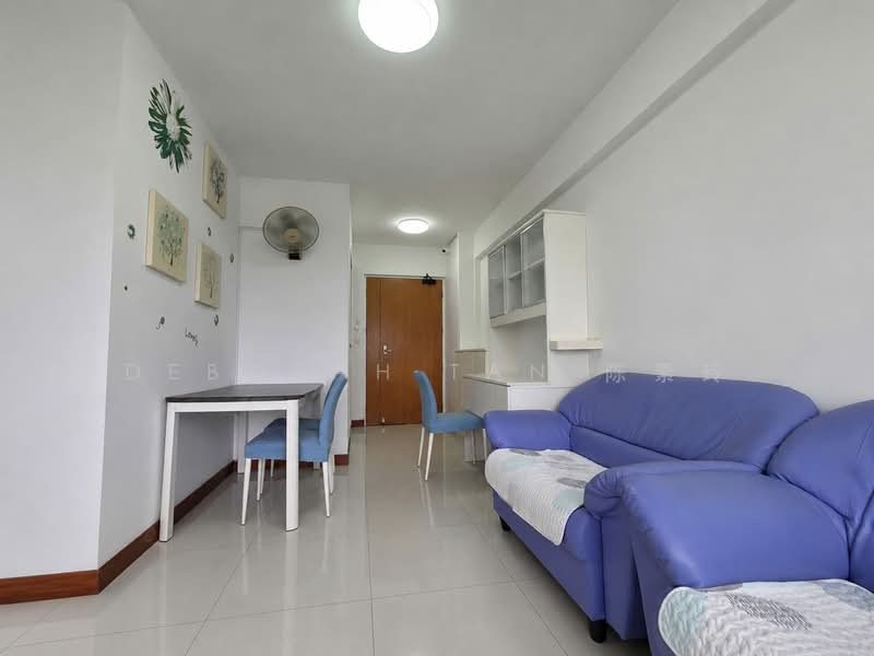 672A Edgefield Plains, 672A Edgefield Plains, 3 Bedrooms, 700 sqft, HDB Flat For Sale, by Deborah Tan 陈素玲, 500217664 - Living Room - PropertyGuru.com.sg