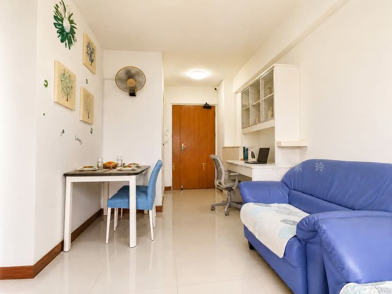 672A Edgefield Plains, 672A Edgefield Plains, 3 Bedrooms, 700 sqft, HDB Flat For Sale, by Deborah Tan 陈素玲, 500217664 - Living Room - PropertyGuru.com.sg