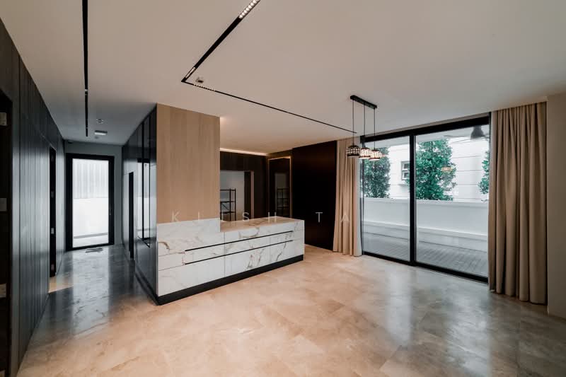 Siglap Bank, Siglap Bank, 10+ Bedrooms, 8,615 sqft, Detached House For Sale, by Klish Tan, 500217668 - Corridor - PropertyGuru.com.sg