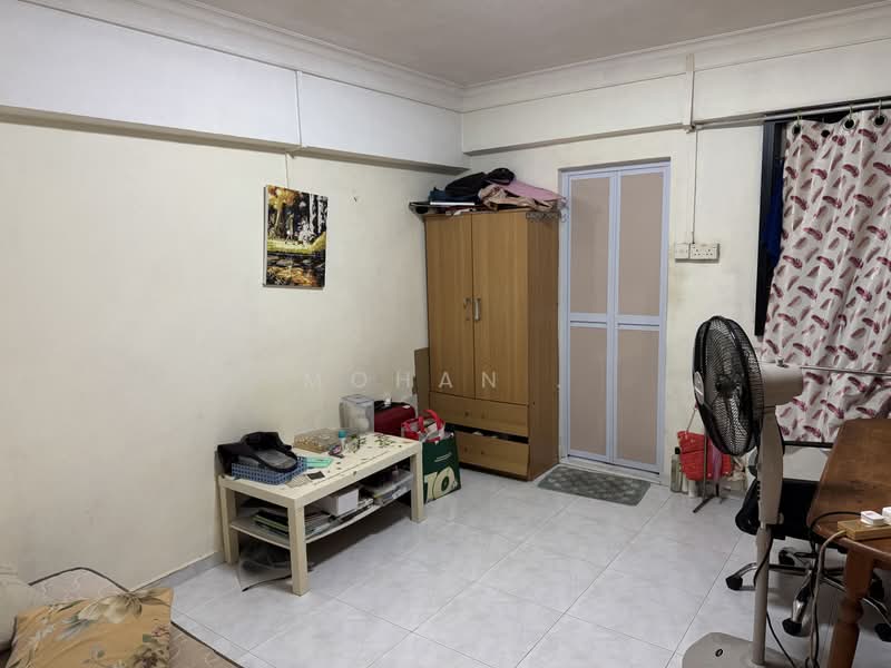 840 Woodlands Street 82, 840 Woodlands Street 82, 4 Bedrooms, 904 sqft, HDB Flat For Sale, by MOHAN ., 500217678 - Living Room - PropertyGuru.com.sg