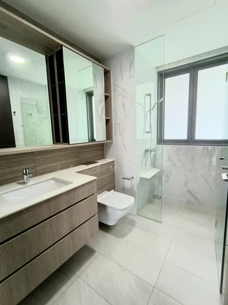 Forest Woods, , 2 Bedrooms, 732 sqft, Condominium For Rent, by Jeremy Li, 500217680 - Bathroom - PropertyGuru.com.sg