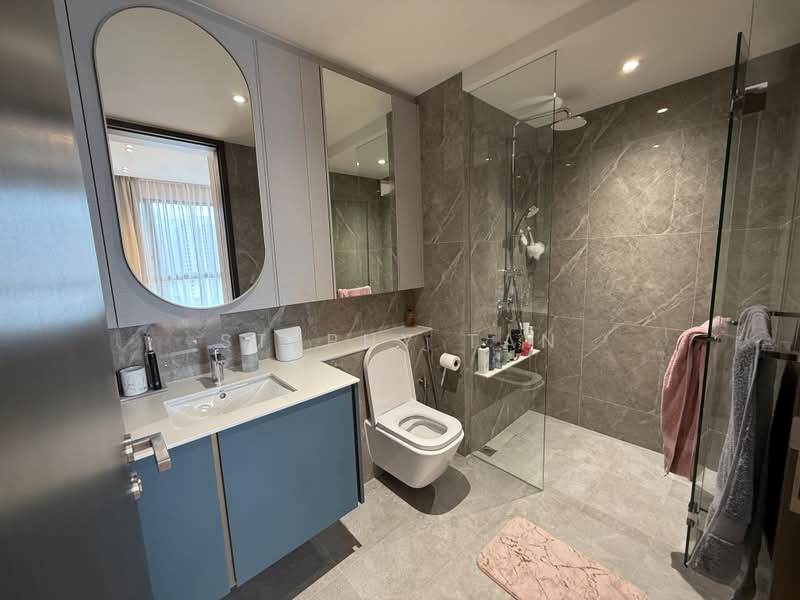 Clavon, 6 Clementi Avenue 1, 2 Bedrooms, 764 sqft, Condominium For Sale, by Stephy Tan, 500217685 - Master Bathroom - PropertyGuru.com.sg