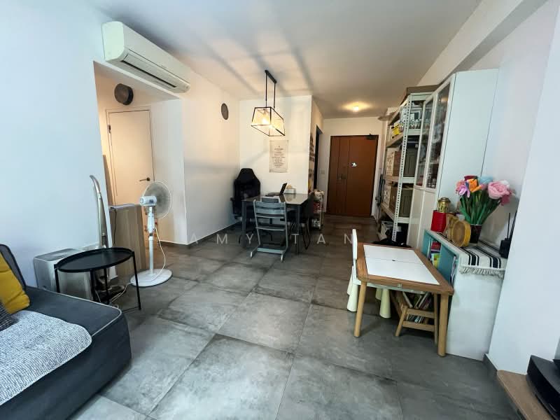 489C Choa Chu Kang Avenue 5, 489C Choa Chu Kang Avenue 5, 3 Bedrooms, 1,001 sqft, HDB Flat For Sale, by Amy Tan, 500217695 - Living Room - PropertyGuru.com.sg