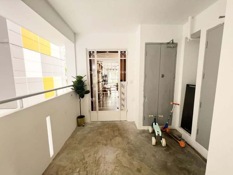 489C Choa Chu Kang Avenue 5, 489C Choa Chu Kang Avenue 5, 3 Bedrooms, 1,001 sqft, HDB Flat For Sale, by Amy Tan, 500217695 - Entrance - PropertyGuru.com.sg