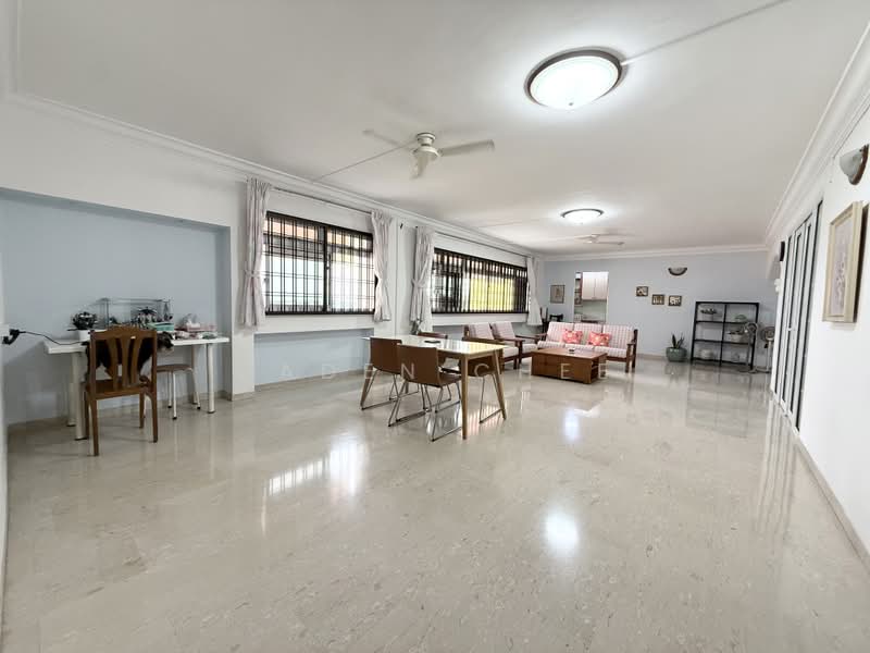 555 Choa Chu Kang North 6, 555 Choa Chu Kang North 6, 4 Bedrooms, 1,572 sqft, HDB Flat For Sale, by Caden Chee, 500217701 - Living Room - PropertyGuru.com.sg