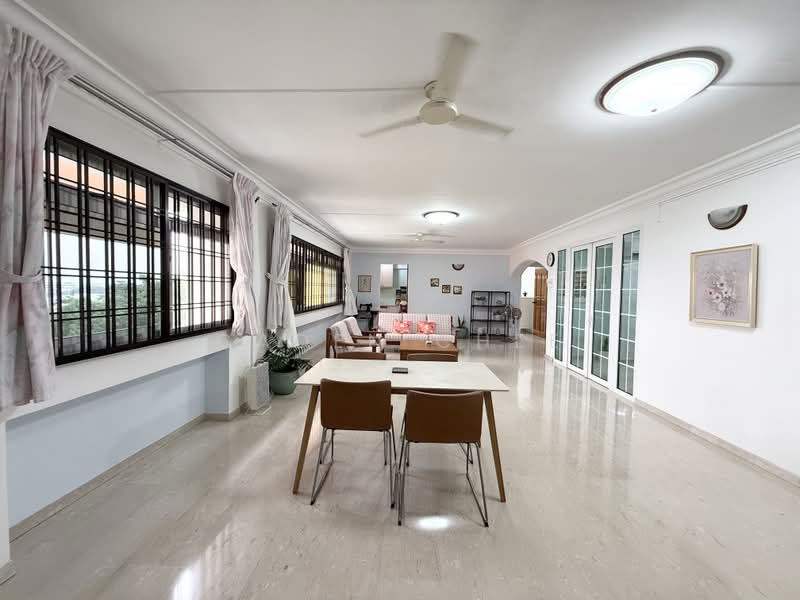 555 Choa Chu Kang North 6, 555 Choa Chu Kang North 6, 4 Bedrooms, 1,572 sqft, HDB Flat For Sale, by Caden Chee, 500217701 - Living Room - PropertyGuru.com.sg