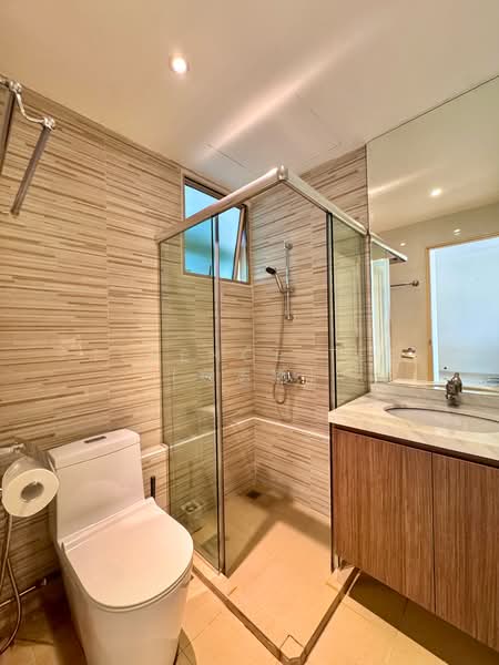 Astoria Park, 36 Lorong Mydin, 2 Bedrooms, 851 sqft, Condominium For Sale, by Terence Tee (郑志翔), 500217713 - Common Bathroom - PropertyGuru.com.sg