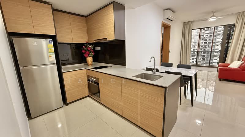 Midwood, 8 Hillview Rise, 2 Bedrooms, 689 sqft, Condominium For Sale, by Janice Law, 500217718 - Cover - PropertyGuru.com.sg