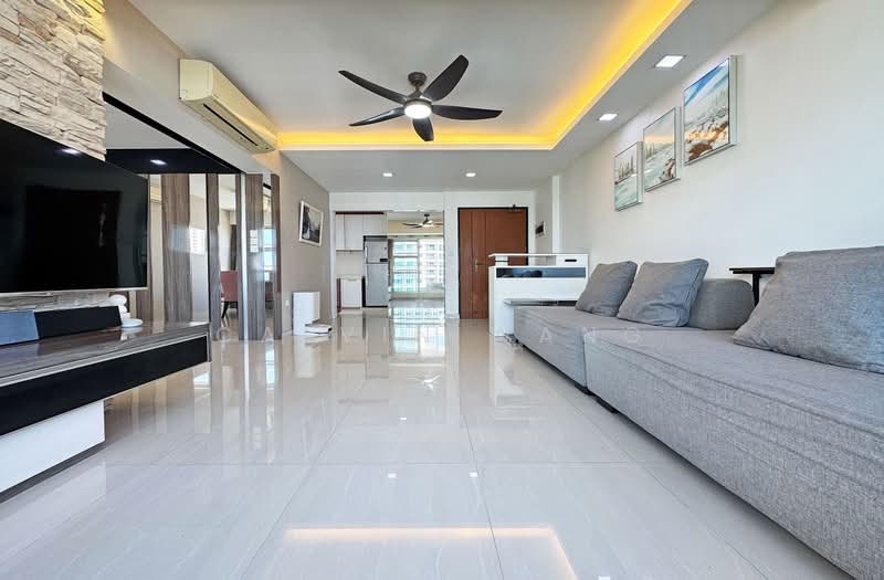 53 Commonwealth Drive, 53 Commonwealth Drive, 3 Bedrooms, 1,033 sqft, HDB Flat For Sale, by Calvin Wang, 500217725 - Living Room - PropertyGuru.com.sg