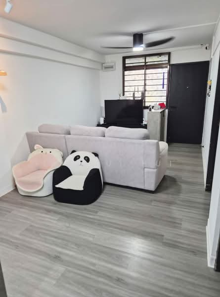 4 Lorong 7 Toa Payoh, 4 Lorong 7 Toa Payoh, 2 Bedrooms, 732 sqft, HDB Flat For Sale, by Lee Hui Hui, 500217733 - Living Room - PropertyGuru.com.sg