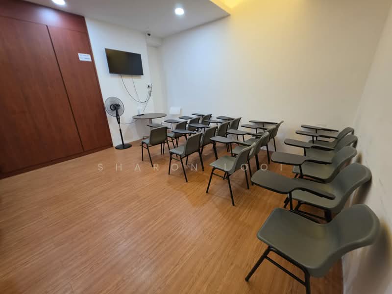 Vertex, 33 Ubi Avenue 3, 1,830 sqft, Light Industrial (B1) For Sale, by Sharon Looi, 500217734 - Study - CommercialGuru.com.sg