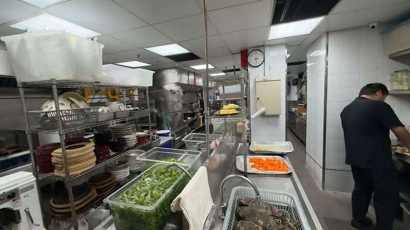 Casual Chinese Restaurant At Attractive Location for Low Takeover, , 2,800 sqft, Food & Beverage For Rent, by Andy Wee, 500217740 - Kitchen - CommercialGuru.com.sg