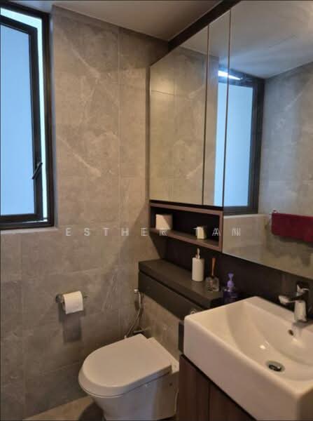 Midwood, 8 Hillview Rise, 2 Bedrooms, 775 sqft, Condominium For Rent, by Esther Tan, 500217751 - Bathroom - PropertyGuru.com.sg