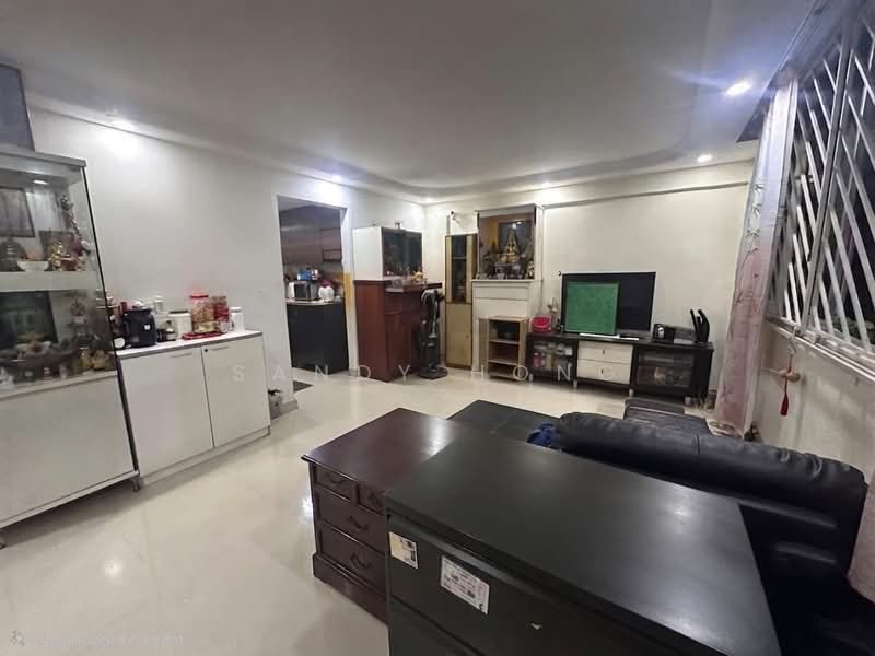 288 Yishun Avenue 6, 288 Yishun Avenue 6, 3 Bedrooms, 904 sqft, HDB Flat For Sale, by Sandy Hong, 500217763 - Living Room - PropertyGuru.com.sg