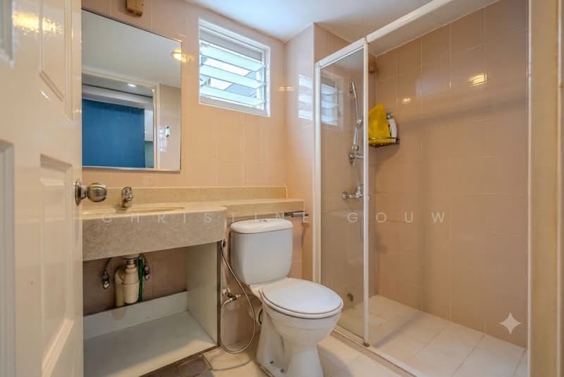 268A Compassvale Link, 268A Compassvale Link, 3 Bedrooms, 969 sqft, HDB Flat For Sale, by Christine Gouw, 500217770 - Bathroom - PropertyGuru.com.sg