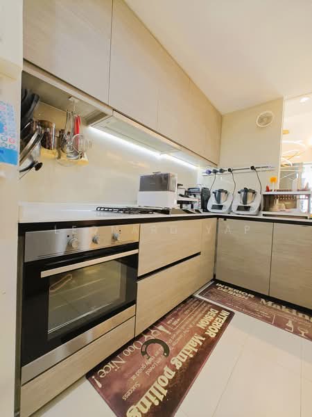 Bellewoods, 118 Woodlands Avenue 5, 4 Bedrooms, 1,227 sqft, Executive Condominium For Sale, by Leonard Yap, 500217783 - Kitchen - PropertyGuru.com.sg