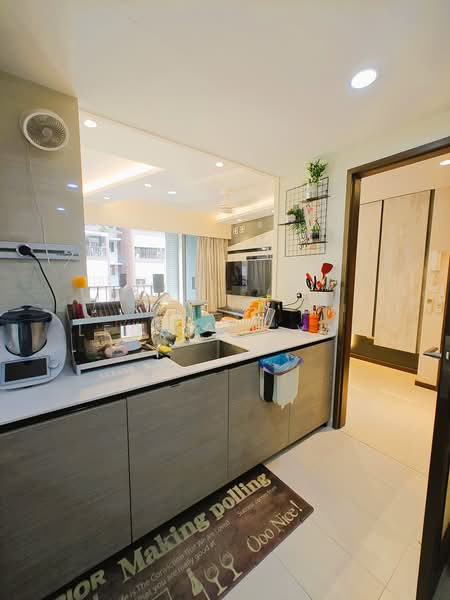 Bellewoods, 118 Woodlands Avenue 5, 4 Bedrooms, 1,227 sqft, Executive Condominium For Sale, by Leonard Yap, 500217783 - Kitchen - PropertyGuru.com.sg