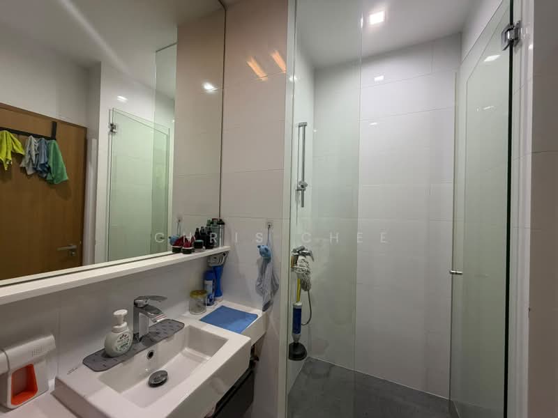 The Tennery, 5A Woodlands Road, 2 Bedrooms, 861 sqft, Condominium For Sale, by Chris Chee, 500217786 - Bathroom - PropertyGuru.com.sg