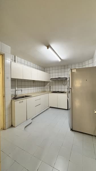 Teresa Ville, 1007 Lower Delta Road, 2 Bedrooms, 1,356 sqft, Condominium For Rent, by Jeron Lee, 500217789 - Kitchen - PropertyGuru.com.sg