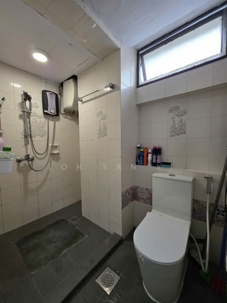 Keng Lee Court, 74 Keng Lee Road, Room Rental, 150 sqft, Condominium For Rent, by Loh Yan Yi, 500217796 - Bathroom - PropertyGuru.com.sg