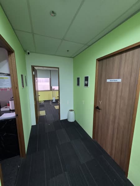 Peninsula Plaza, 111 North Bridge Road, 1,485 sqft, Office For Rent, by Irene Tay, 500217803 - Corridor - CommercialGuru.com.sg