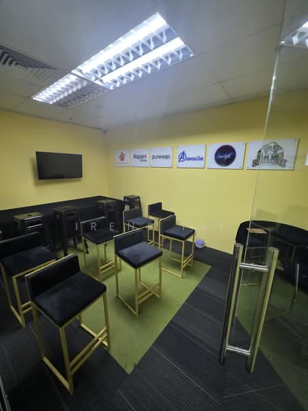 Peninsula Plaza, 111 North Bridge Road, 1,485 sqft, Office For Rent, by Irene Tay, 500217803 - Interior - CommercialGuru.com.sg