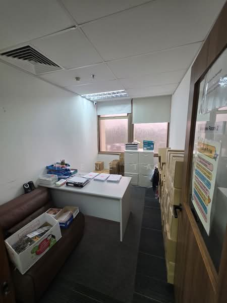 Peninsula Plaza, 111 North Bridge Road, 1,485 sqft, Office For Rent, by Irene Tay, 500217803 - Interior - CommercialGuru.com.sg