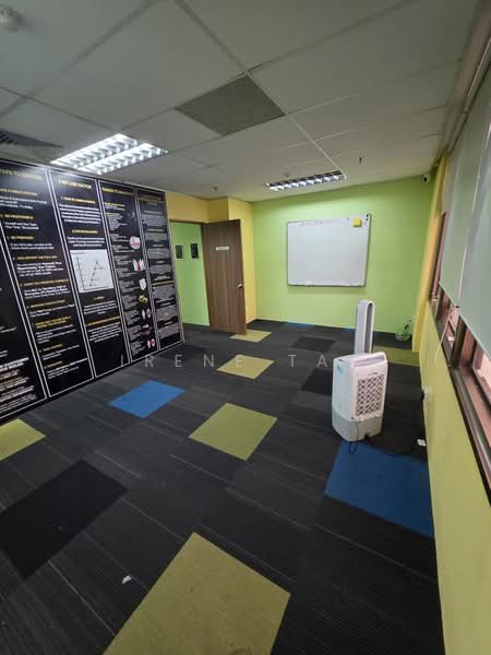 Peninsula Plaza, 111 North Bridge Road, 1,485 sqft, Office For Rent, by Irene Tay, 500217803 - Interior - CommercialGuru.com.sg
