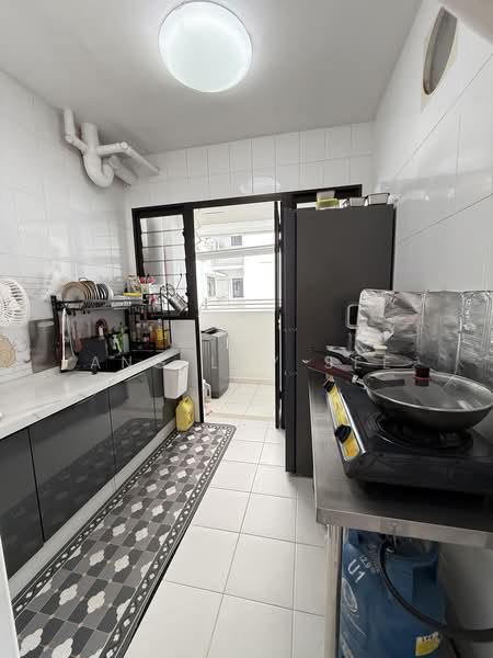 166B Teck Whye Crescent, 166B Teck Whye Crescent, 2 Bedrooms, 732 sqft, HDB Flat For Sale, by Ang Lay See, 500217805 - Kitchen - PropertyGuru.com.sg
