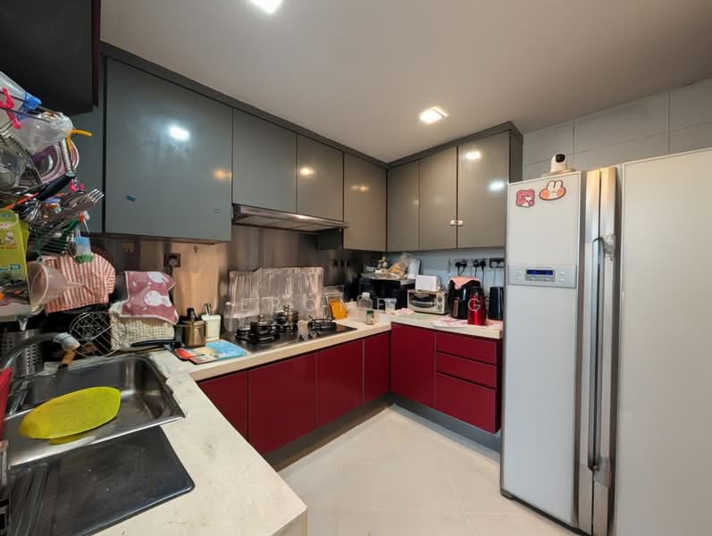 Carissa Park Condo, 2 Flora Drive, Room Rental, 100 sqft, Condominium For Rent, by Jerome Ng, 500217806 - Kitchen - PropertyGuru.com.sg