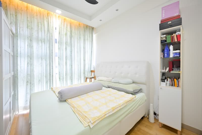 Hedges Park Condominium, 81 Flora Drive, 4 Bedrooms, 1,345 sqft, Condominium For Sale, by Doreen Chan, 500217810 - Bedroom - PropertyGuru.com.sg