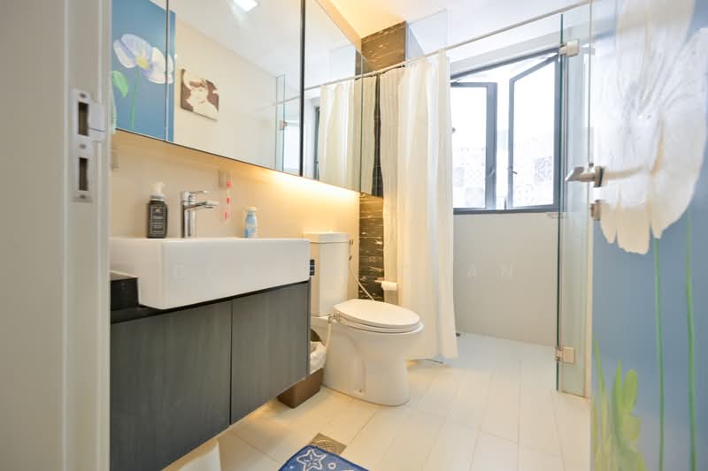 Hedges Park Condominium, 81 Flora Drive, 4 Bedrooms, 1,345 sqft, Condominium For Sale, by Doreen Chan, 500217810 - Bathroom - PropertyGuru.com.sg