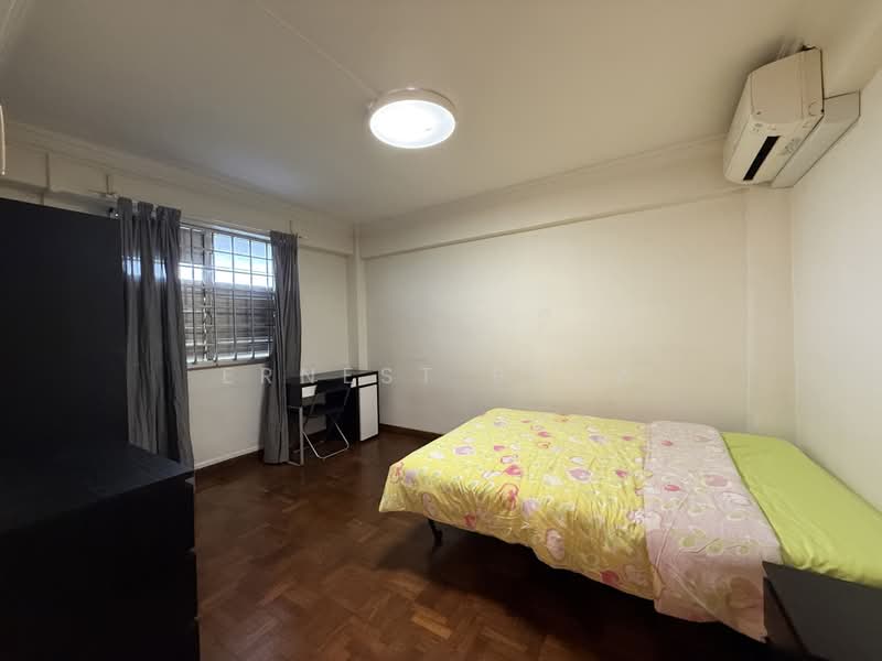 157 Lorong 1 Toa Payoh, 157 Lorong 1 Toa Payoh, 6 Bedrooms, 1,442 sqft, HDB Flat For Sale, by Ernest Phua, 500217821 - Bedroom - PropertyGuru.com.sg