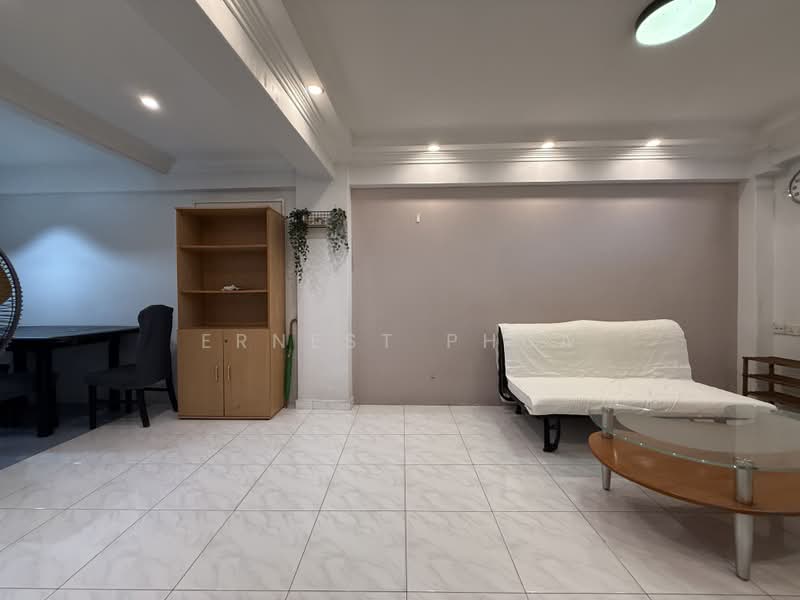 157 Lorong 1 Toa Payoh, 157 Lorong 1 Toa Payoh, 6 Bedrooms, 1,442 sqft, HDB Flat For Sale, by Ernest Phua, 500217821 - Living Room - PropertyGuru.com.sg