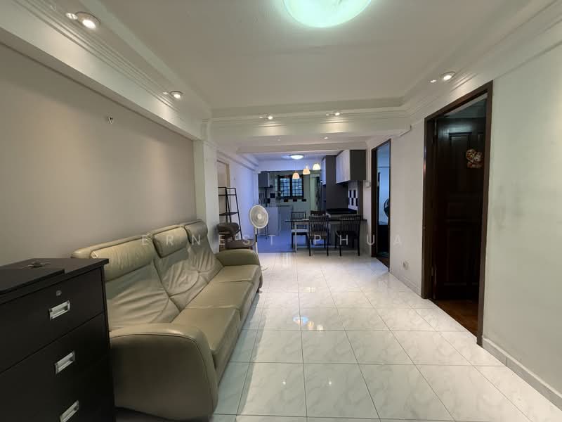 157 Lorong 1 Toa Payoh, 157 Lorong 1 Toa Payoh, 6 Bedrooms, 1,442 sqft, HDB Flat For Sale, by Ernest Phua, 500217821 - Living Room - PropertyGuru.com.sg