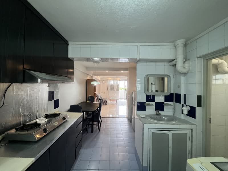 157 Lorong 1 Toa Payoh, 157 Lorong 1 Toa Payoh, 6 Bedrooms, 1,442 sqft, HDB Flat For Sale, by Ernest Phua, 500217821 - Kitchen - PropertyGuru.com.sg